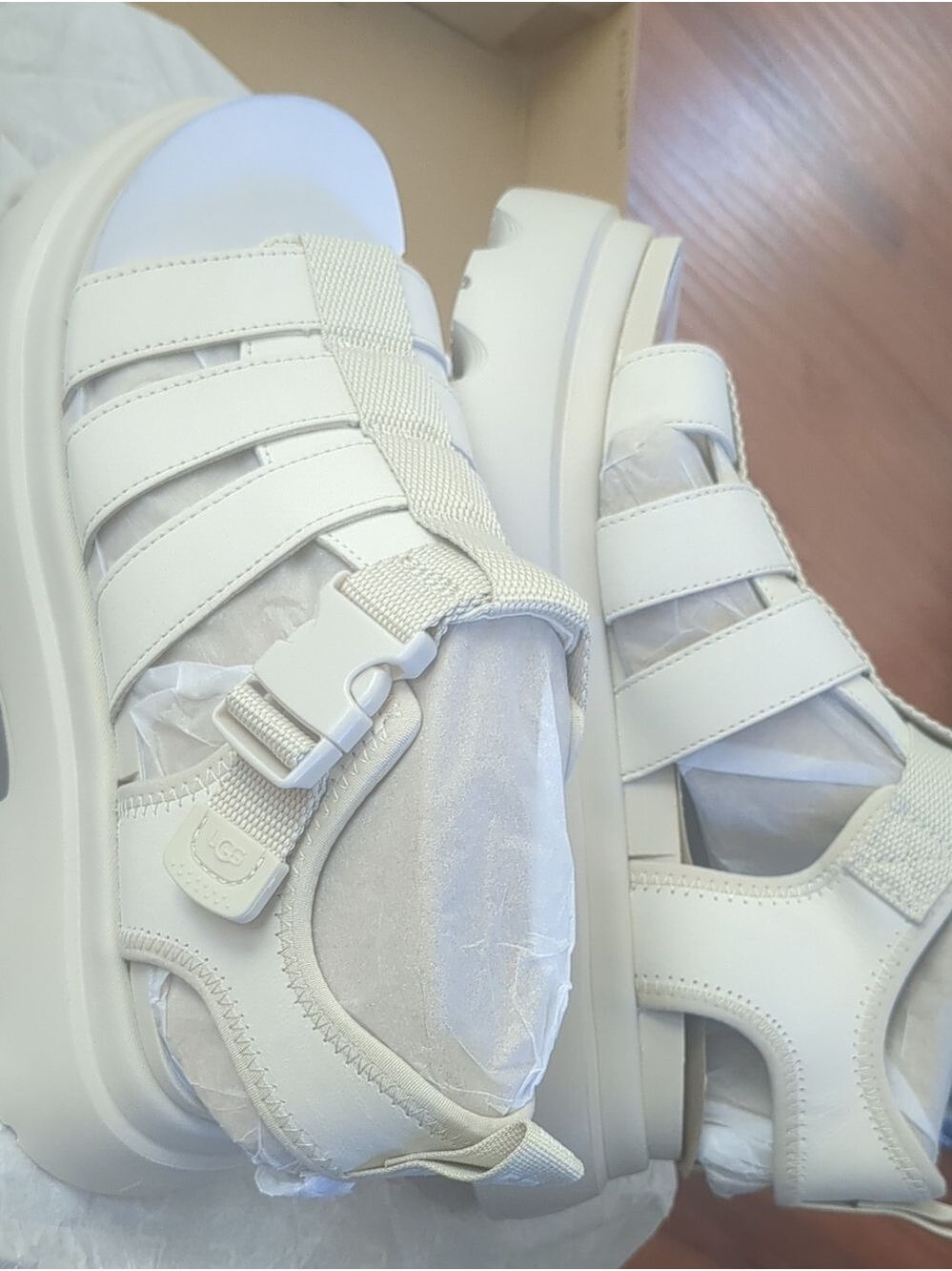 New Ugg Cora Platform Sandal Size 9 - Picture 4 of 10